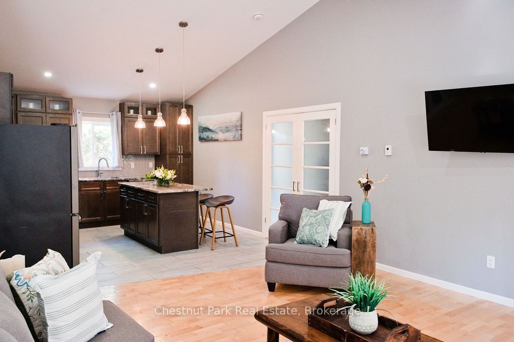 1170 Alderdale Road Property Photo 10