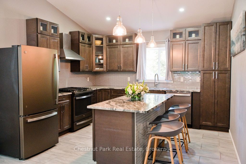 1170 Alderdale Road Property Photo 11