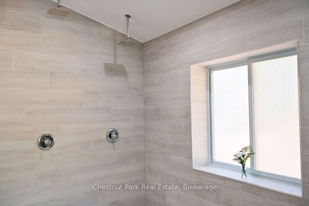 1170 Alderdale Road Property Photo 17