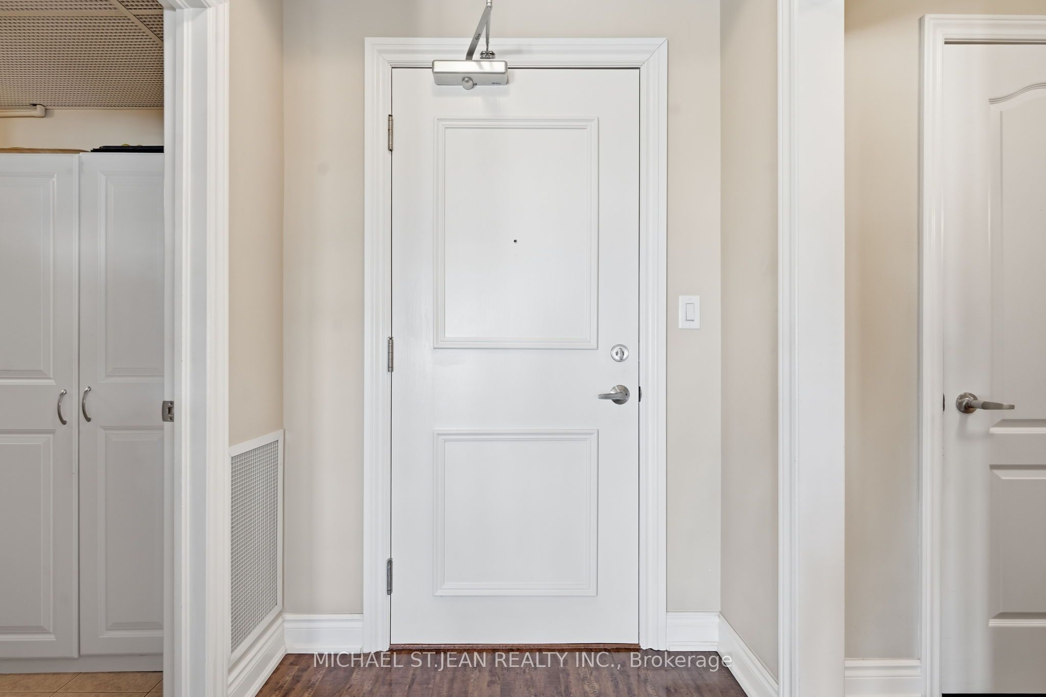 8111 Forest Glen Drive 521 Property Photo 5