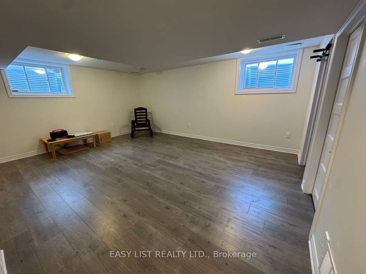 306 Belfort Crescent Property Photo 23