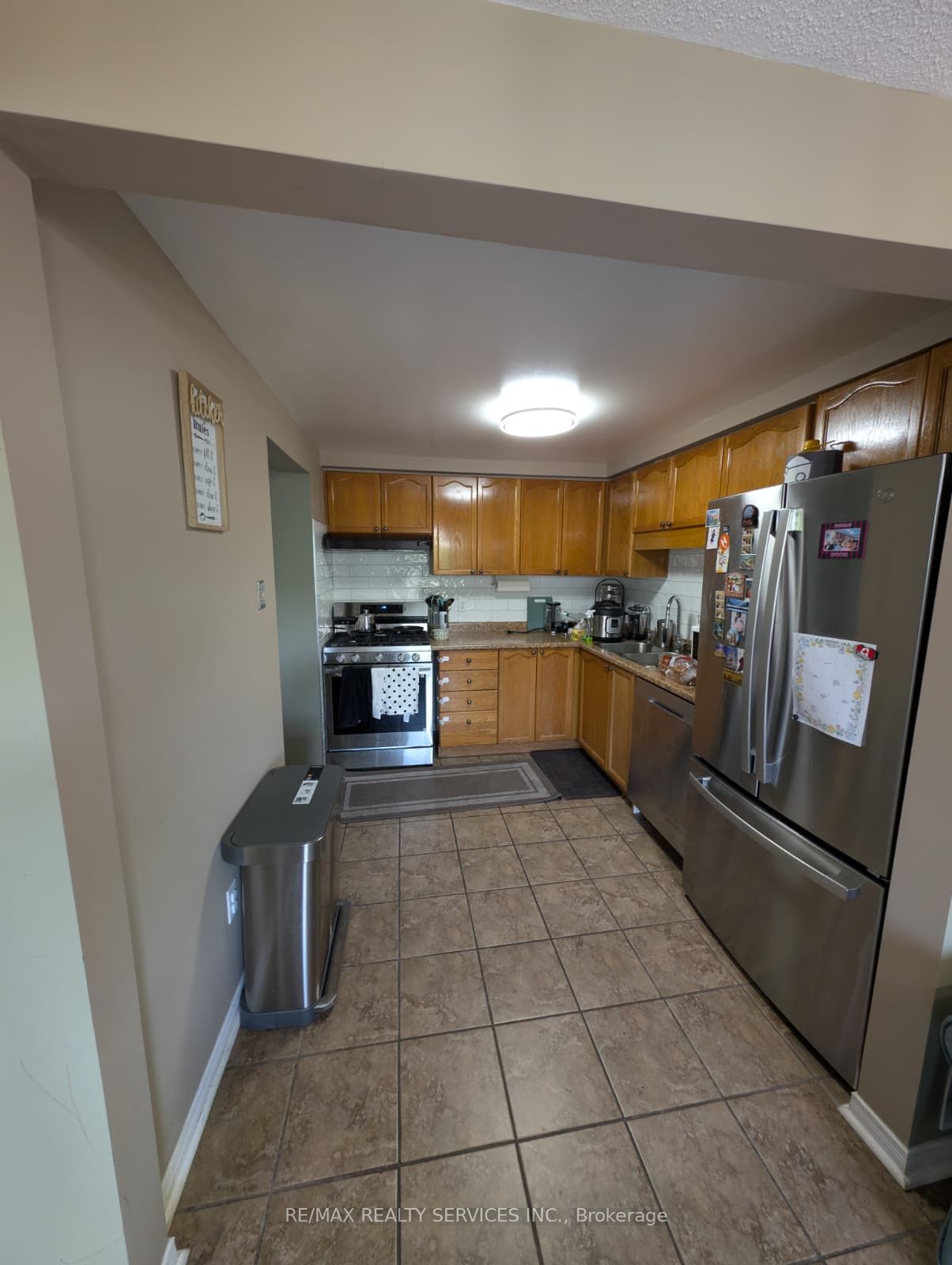 466 Bankside Drive Property Photo 3