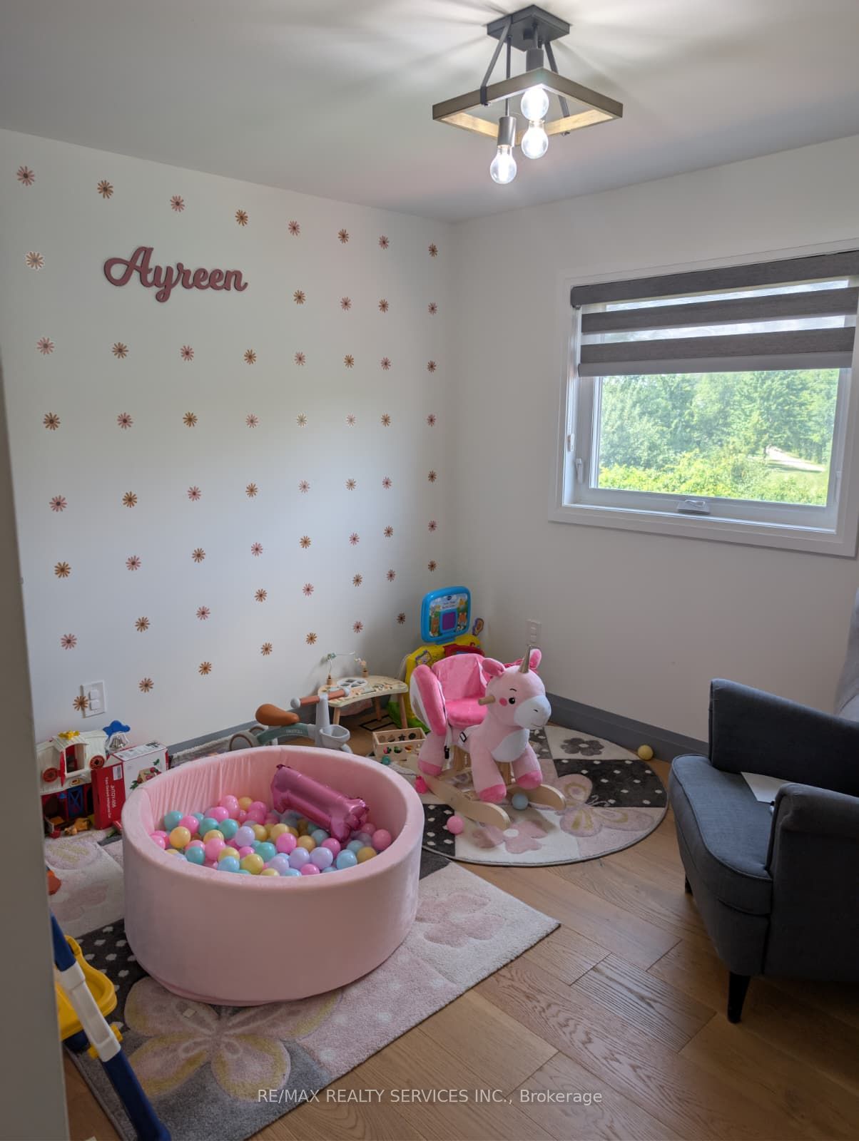 466 Bankside Drive Property Photo 9
