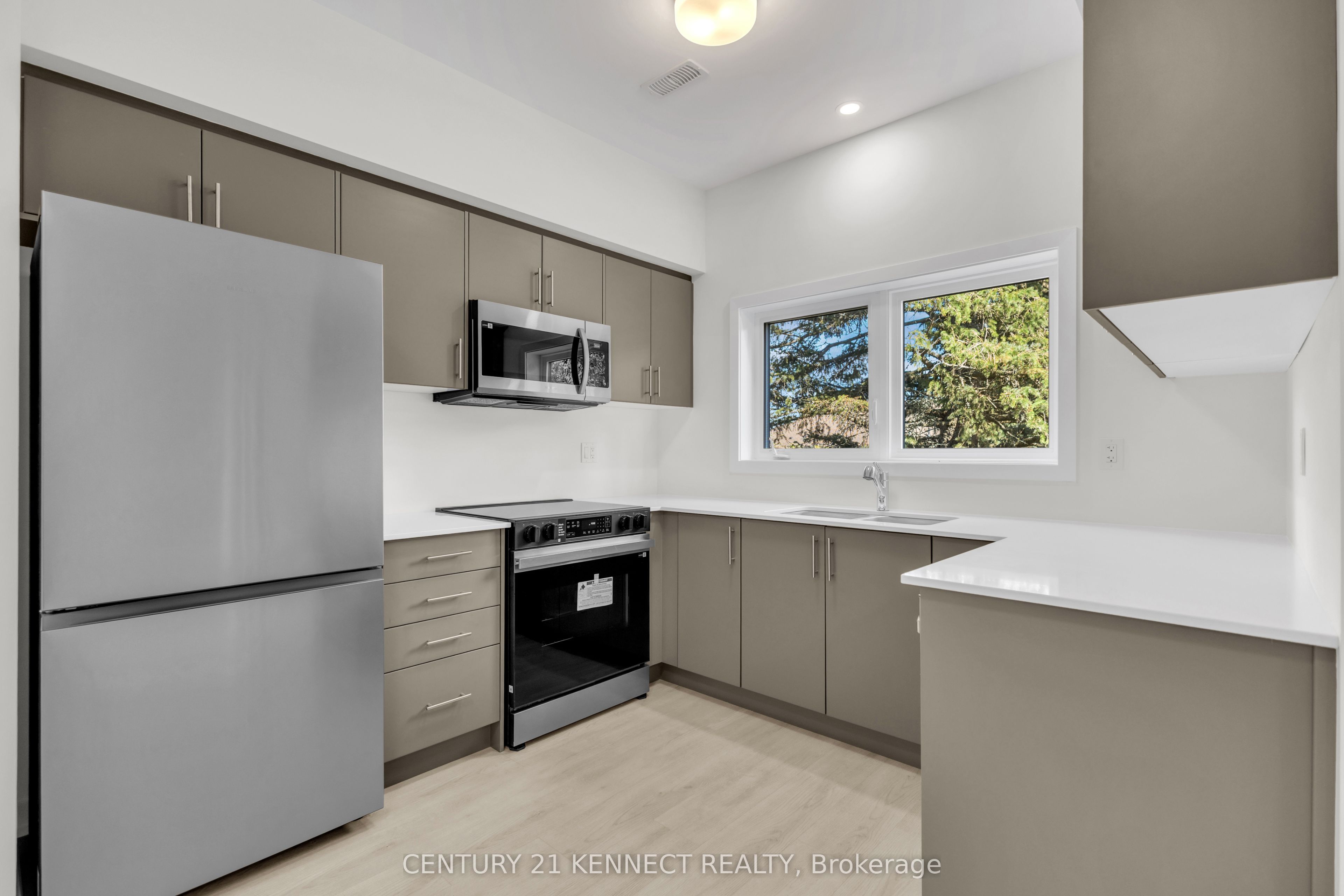 42 Lowes Road W 82 Property Photo 10