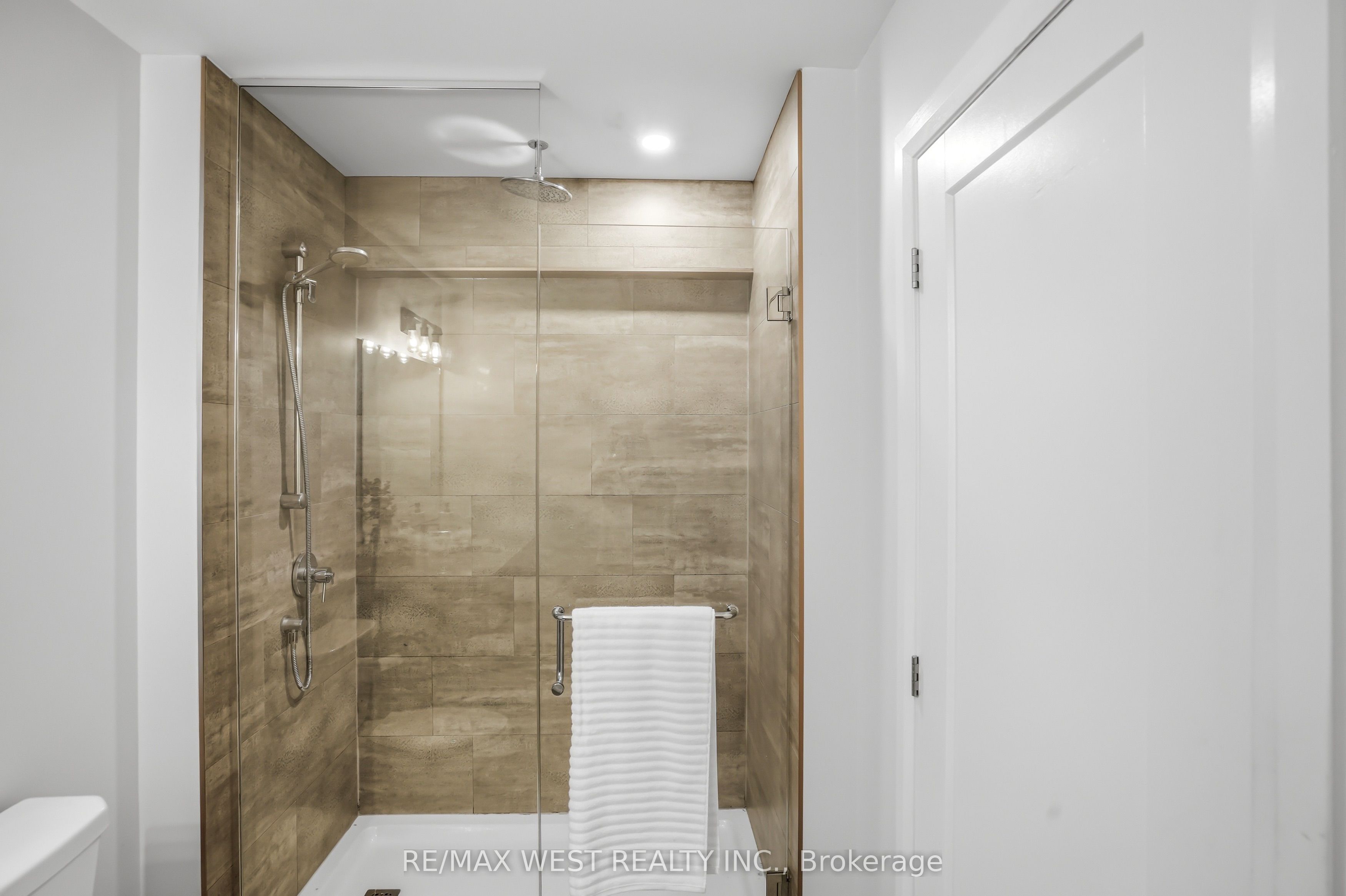 405 Merritt Street 2 Property Photo 12