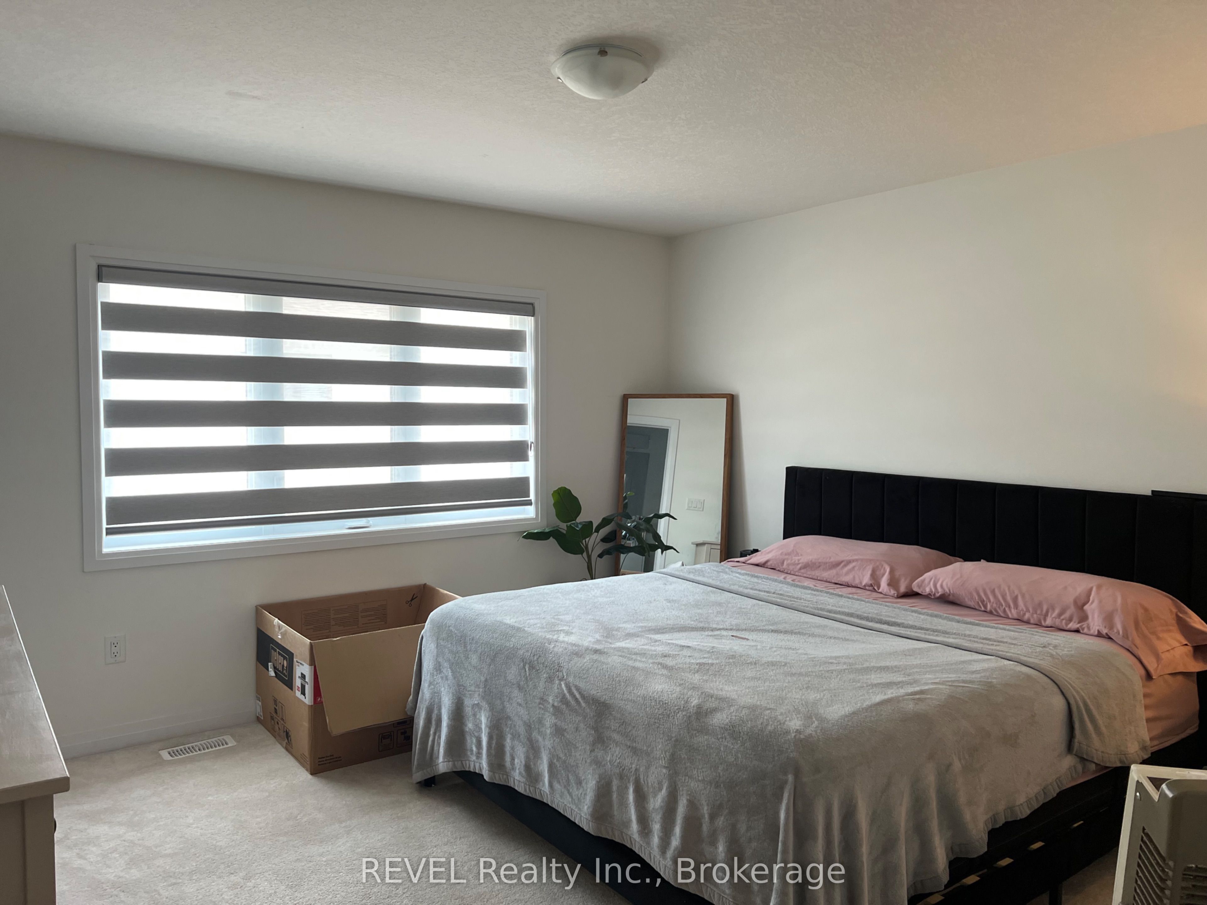 118 Varsity Drive Property Photo 6
