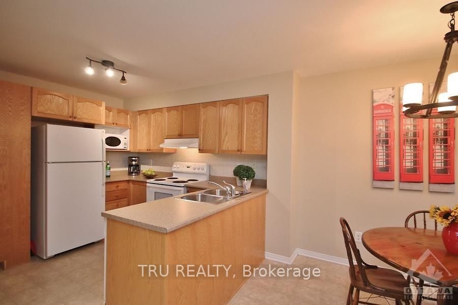 835 Longfields Drive Property Photo 3