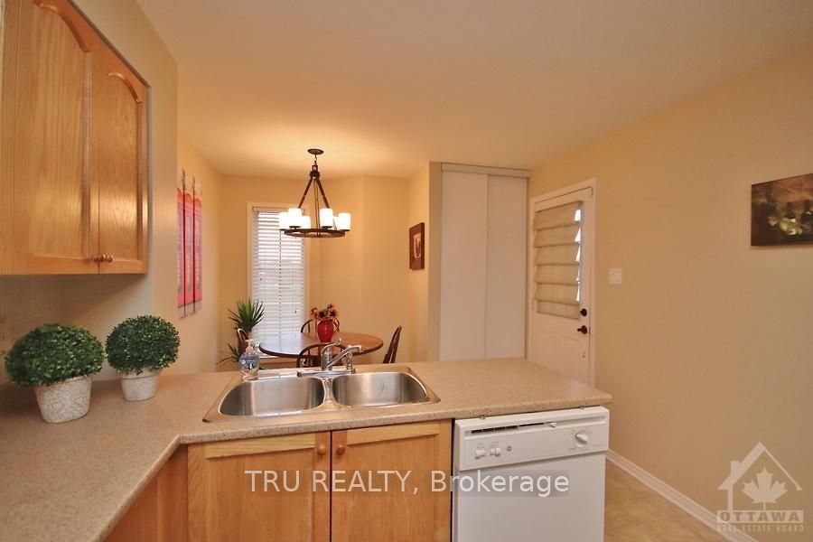 835 Longfields Drive Property Photo 4