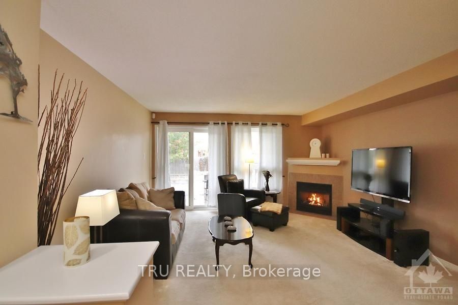 835 Longfields Drive Property Photo 6