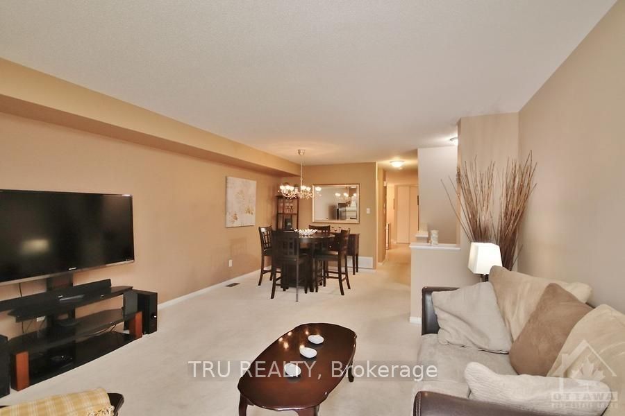 835 Longfields Drive Property Photo 7