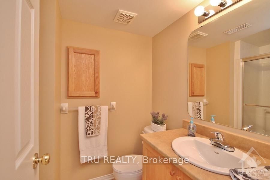 835 Longfields Drive Property Photo 18