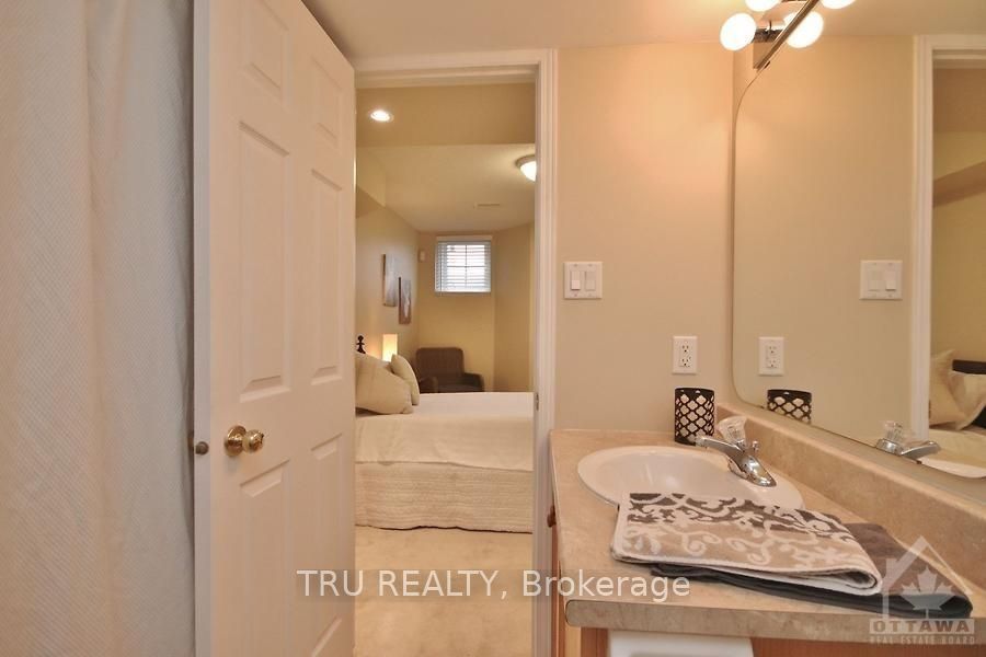 835 Longfields Drive Property Photo 23