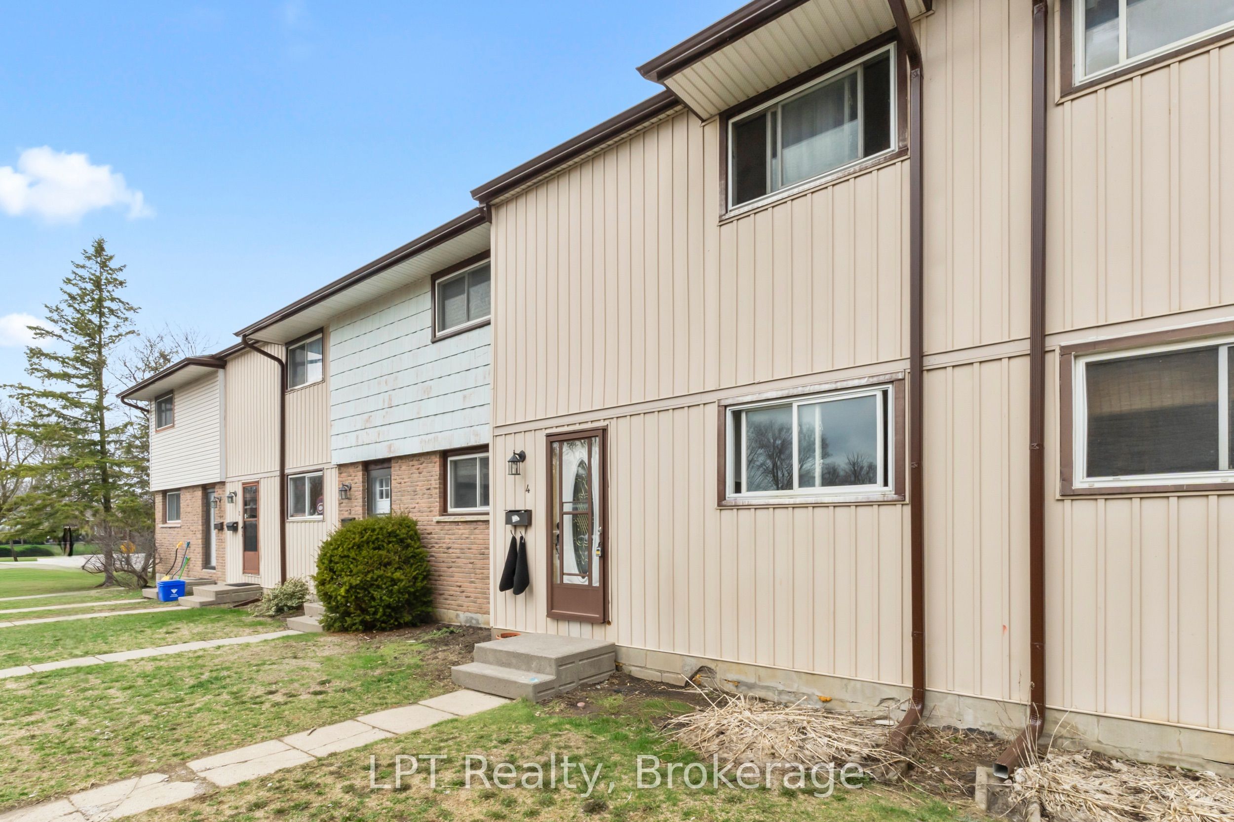 4 Tiffany Place 4 Property Photo 1