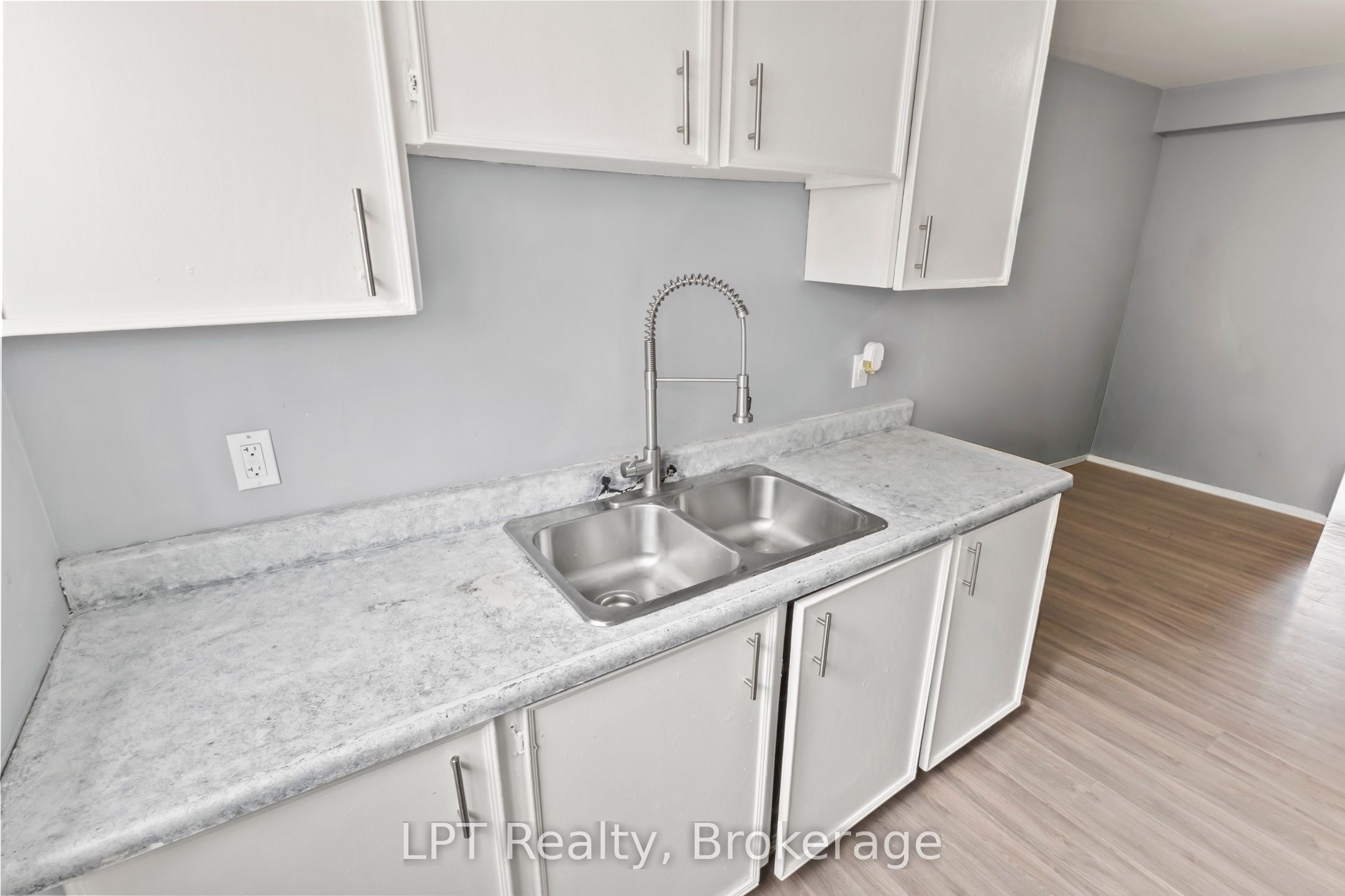 4 Tiffany Place 4 Property Photo 9