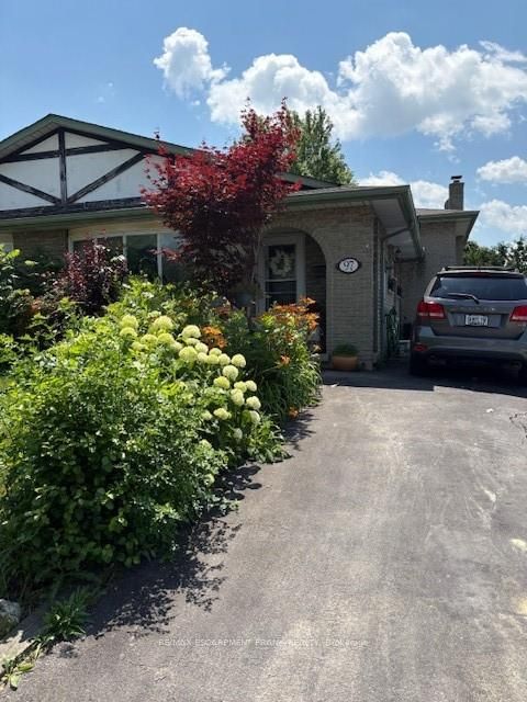 97 Guildwood Drive Property Photo 5