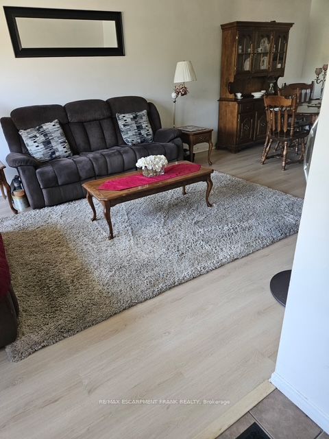 97 Guildwood Drive Property Photo 8
