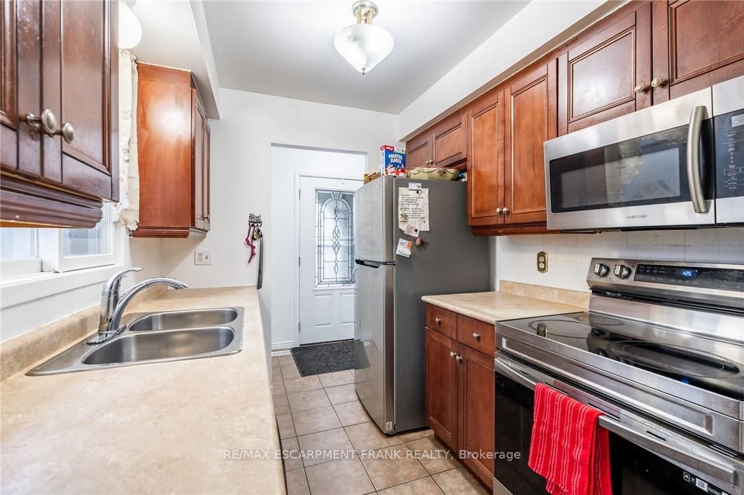 97 Guildwood Drive Property Photo 14