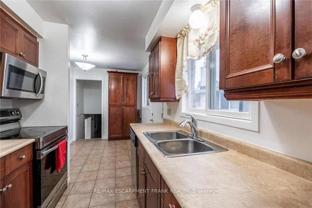 97 Guildwood Drive Property Photo 15