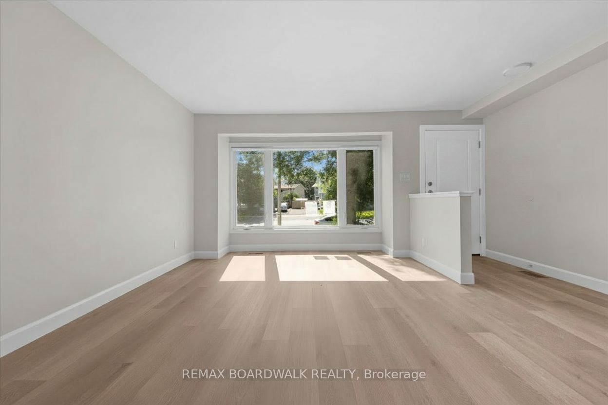 999 Meadowlands Drive Property Photo 5