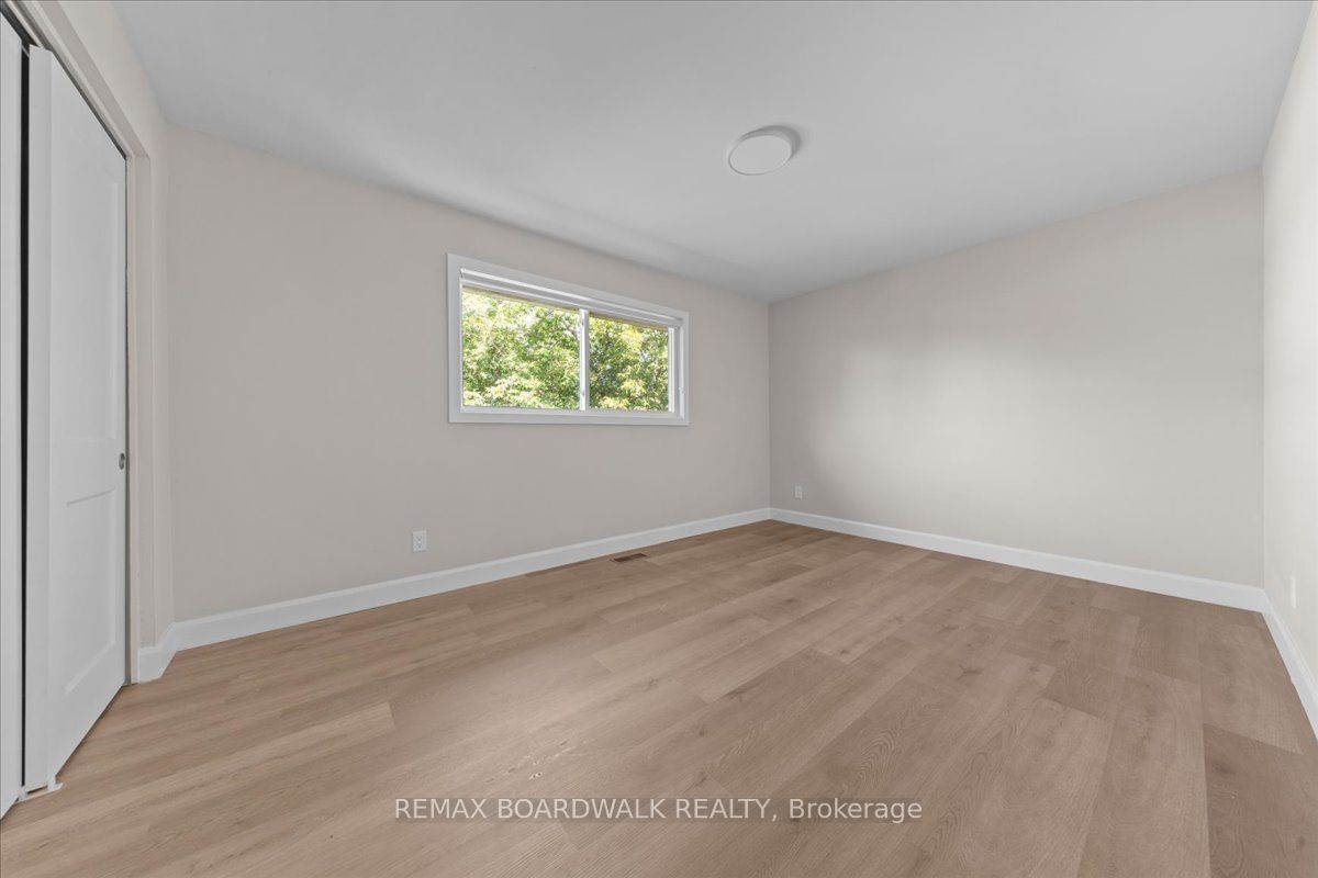 999 Meadowlands Drive Property Photo 12