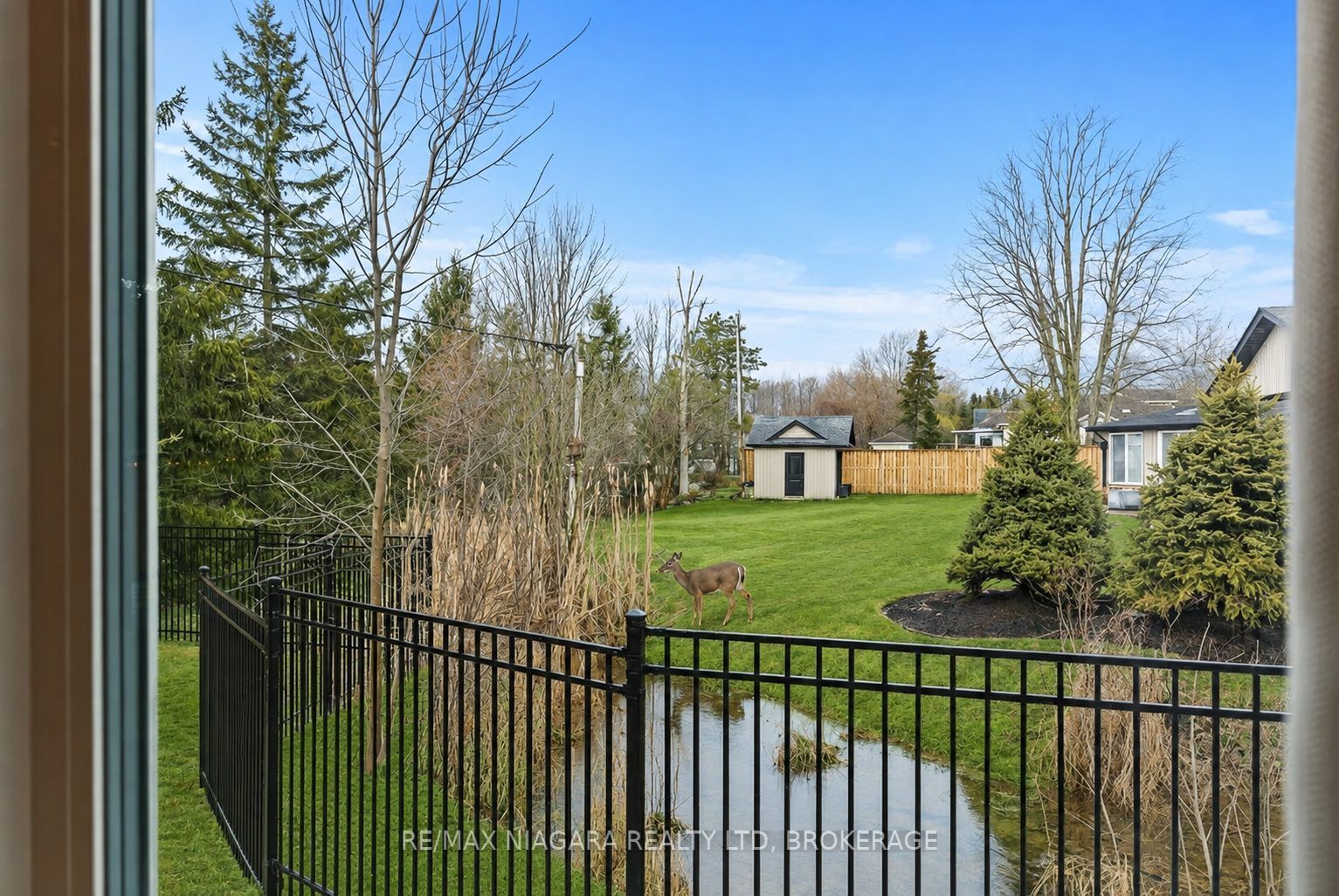 27 Maple Leaf Avenue S Property Photo 43