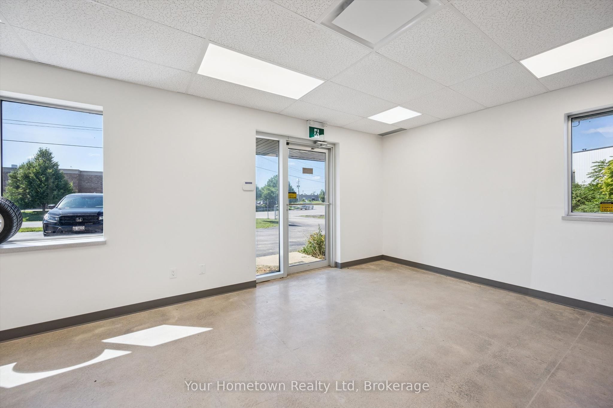 255 Thompson Drive Property Photo 4