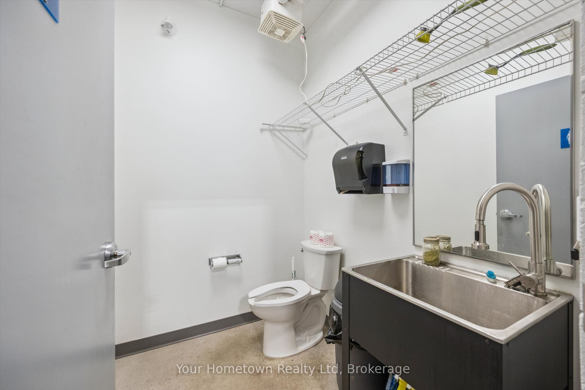 255 Thompson Drive Property Photo 8