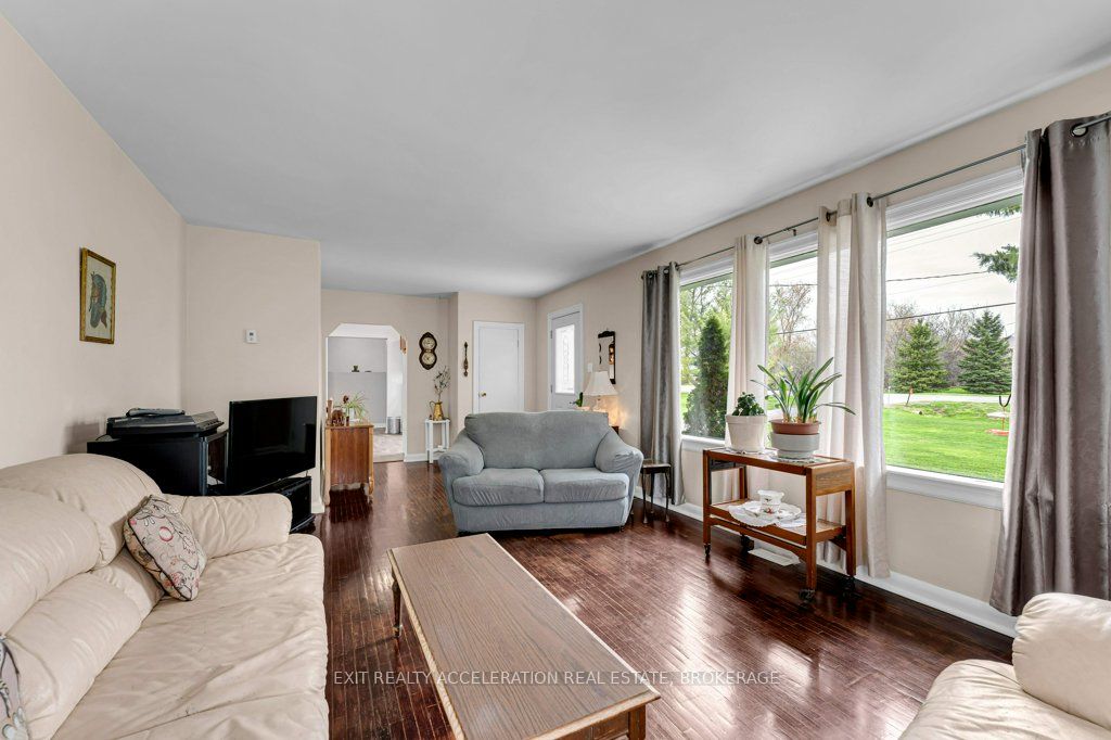 7520 County Road 2 E Property Photo 8