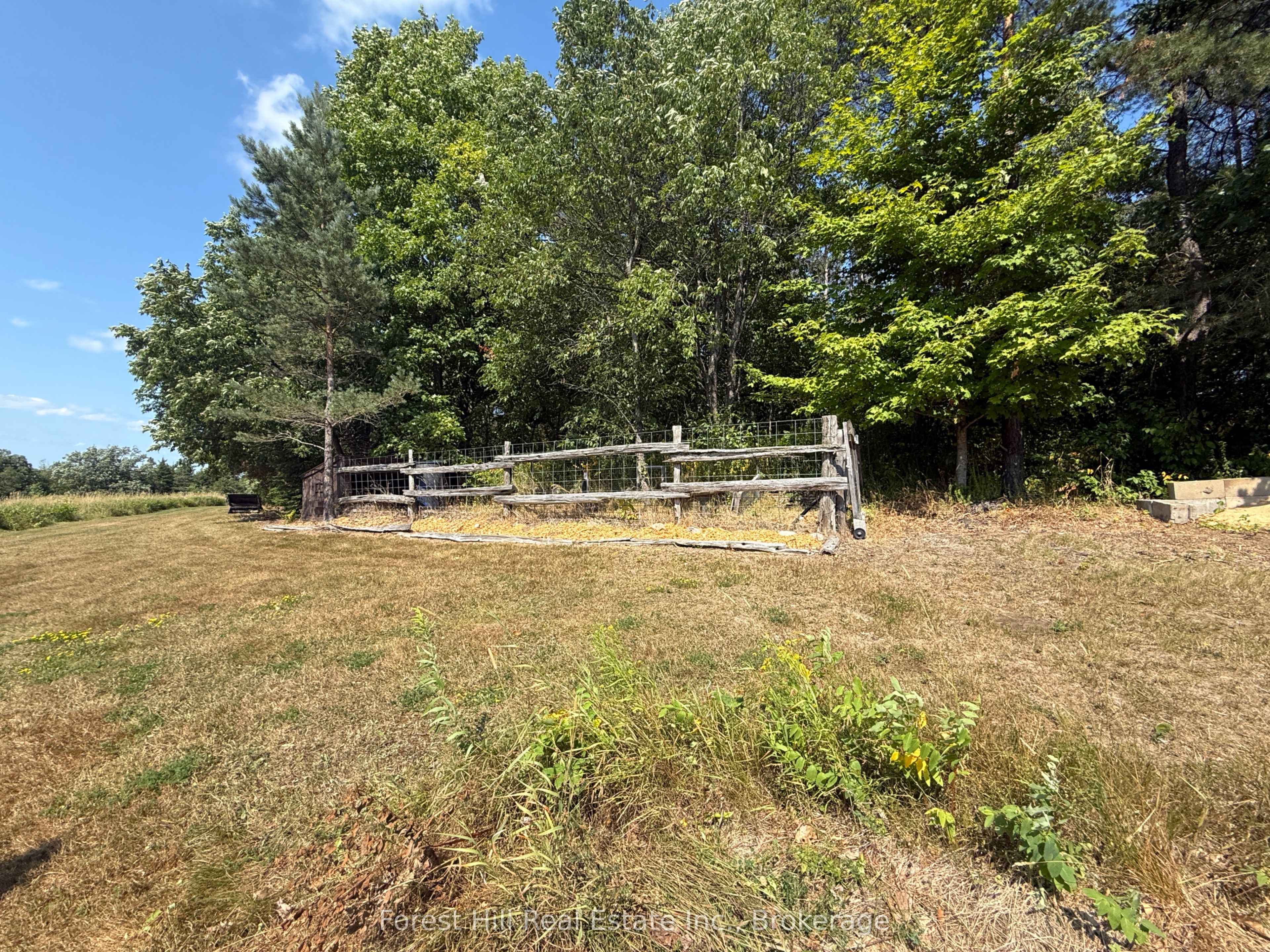 832 East Road Property Photo 11