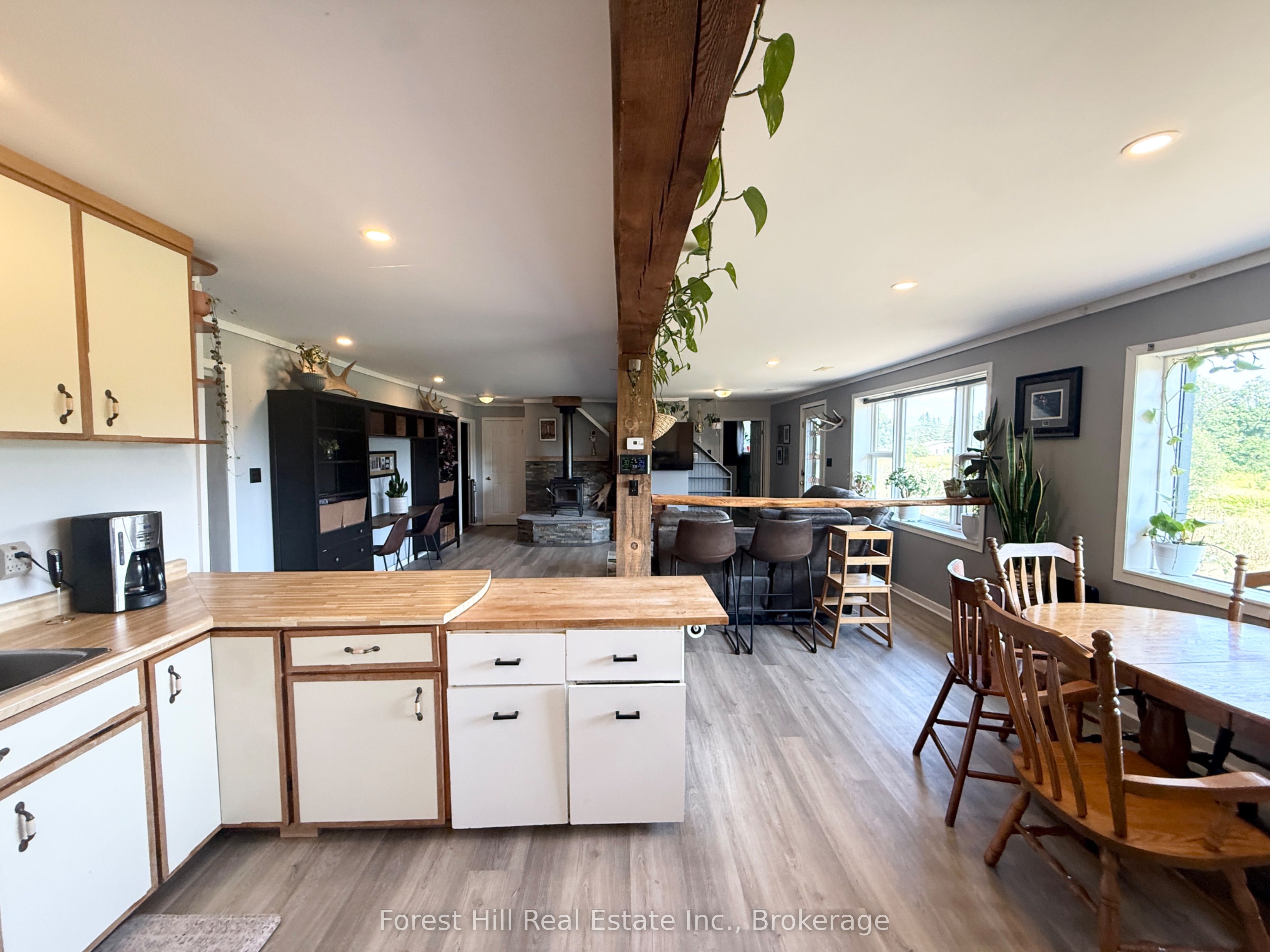 832 East Road Property Photo 19