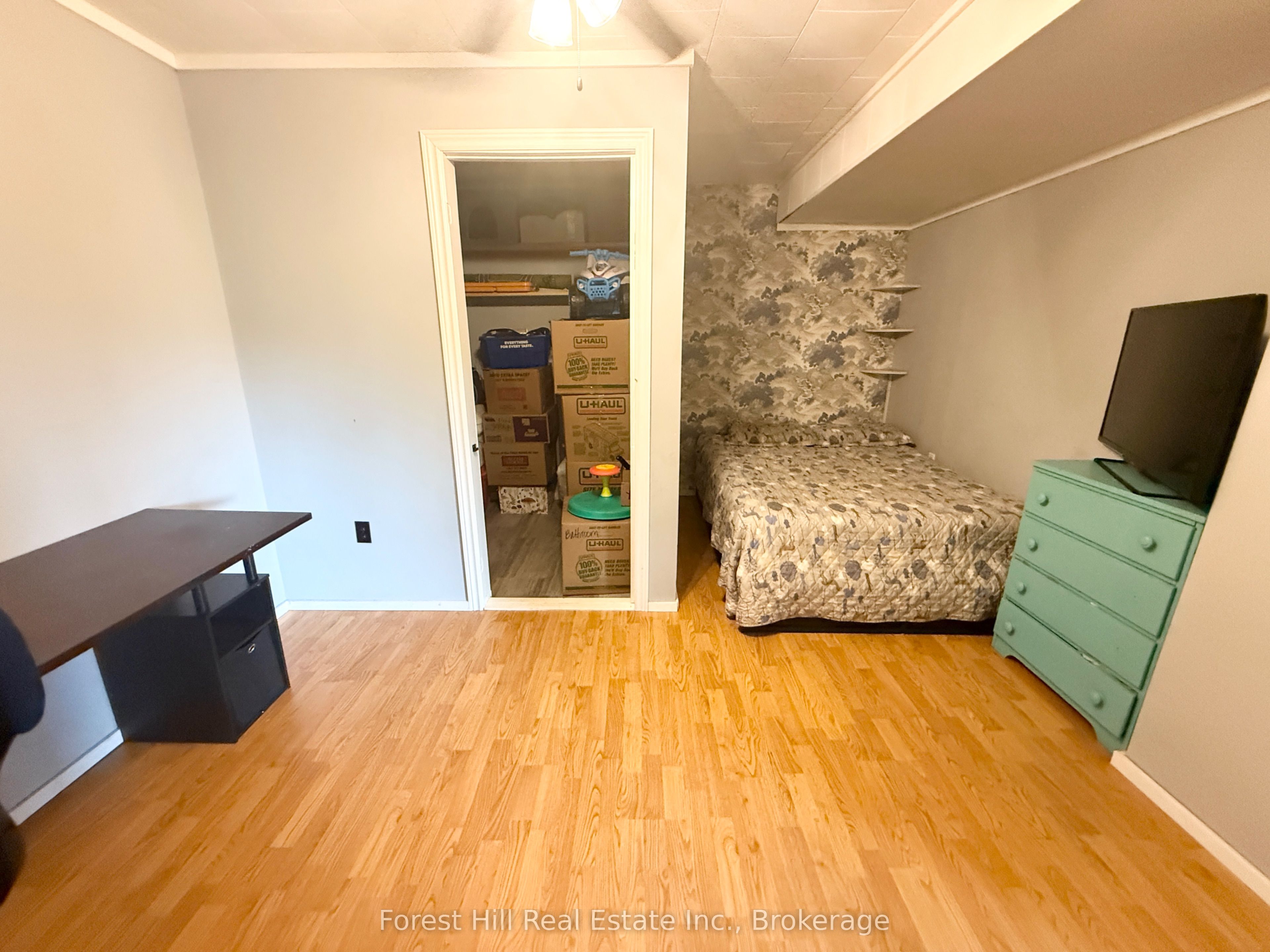 832 East Road Property Photo 43
