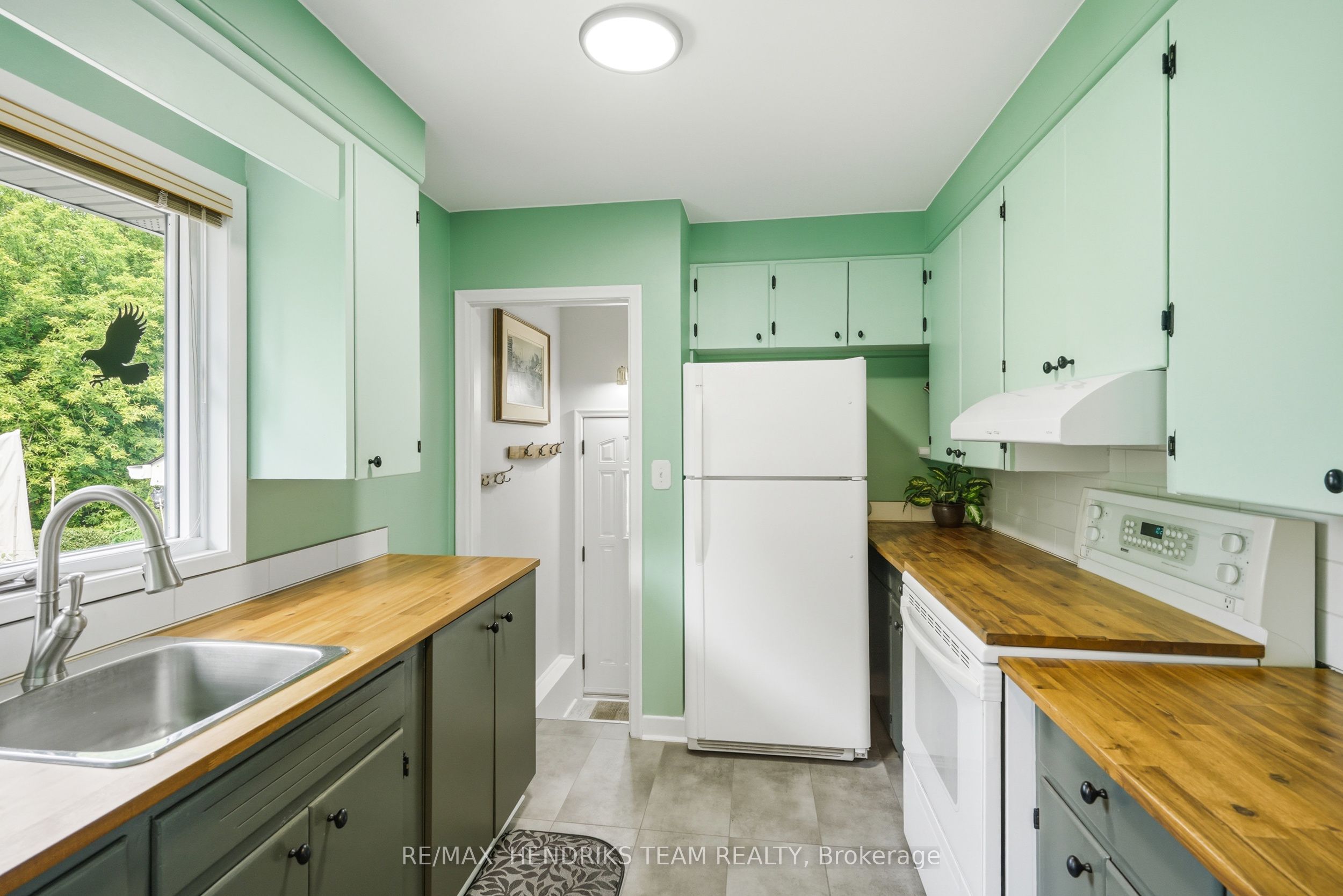 33 Nickerson Avenue Property Photo 9