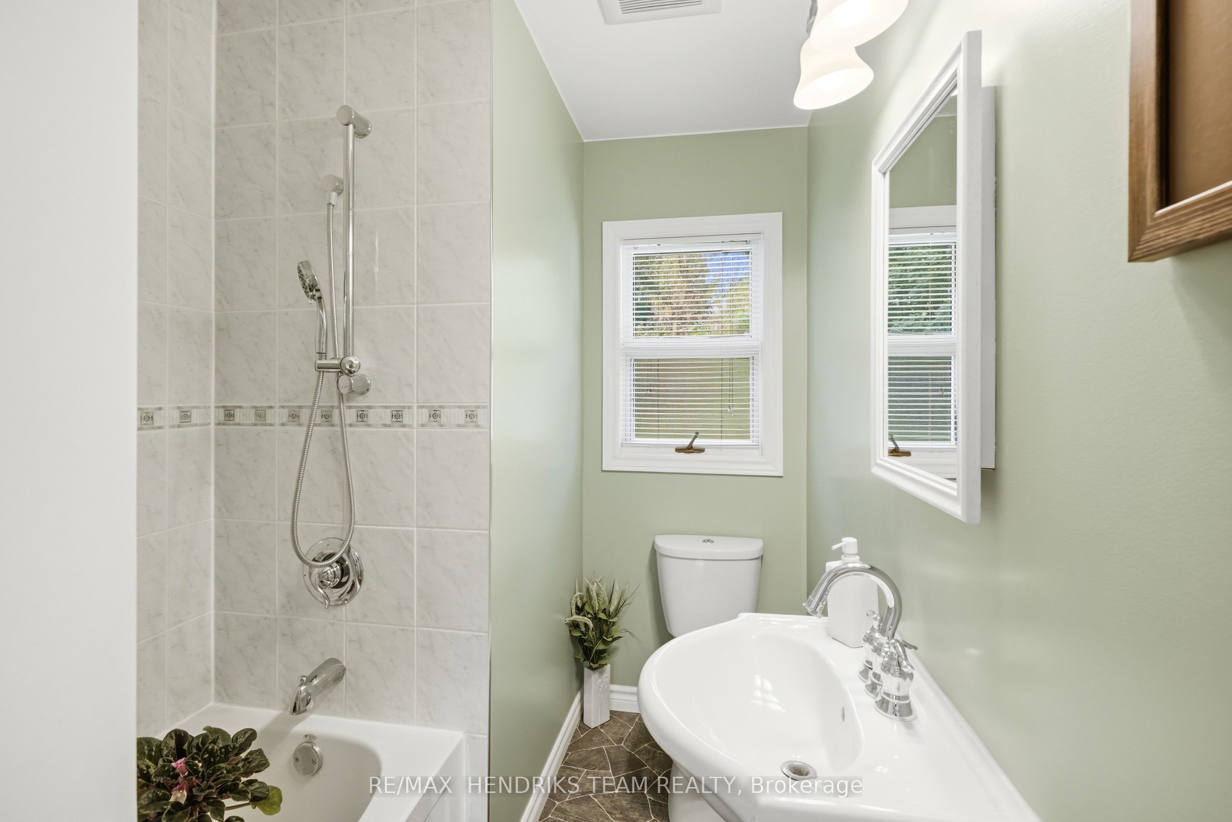 33 Nickerson Avenue Property Photo 17