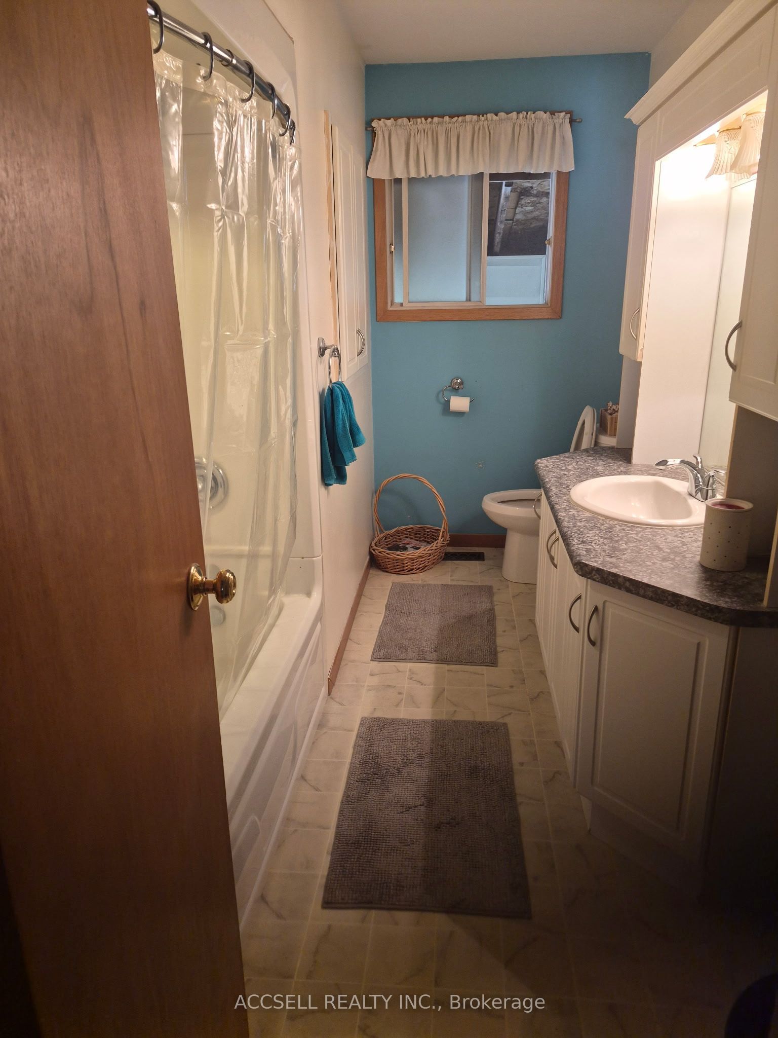 28 Bridle Path Road Property Photo 4