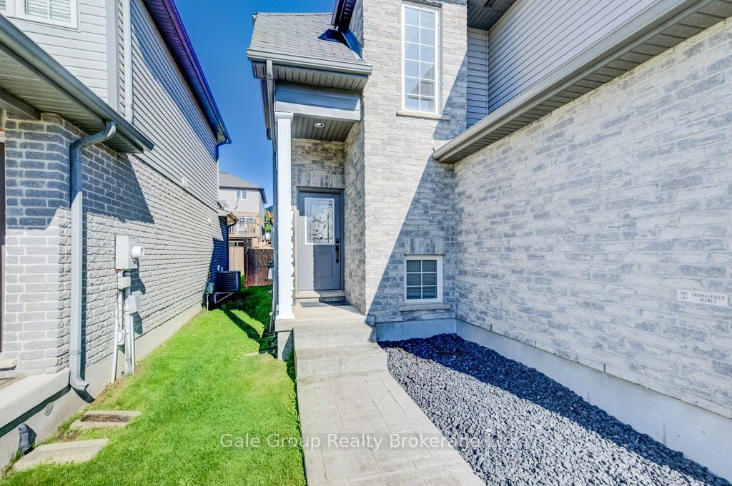 468 Champlain Avenue Property Photo 3