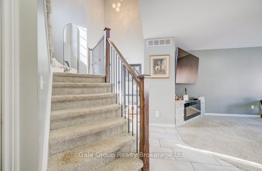 468 Champlain Avenue Property Photo 5