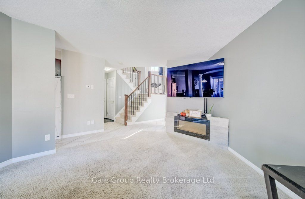 468 Champlain Avenue Property Photo 8