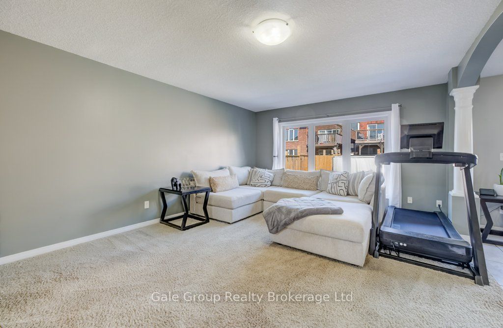 468 Champlain Avenue Property Photo 10
