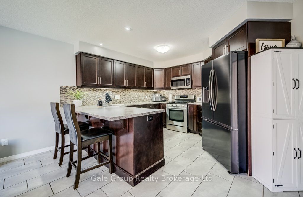 468 Champlain Avenue Property Photo 13