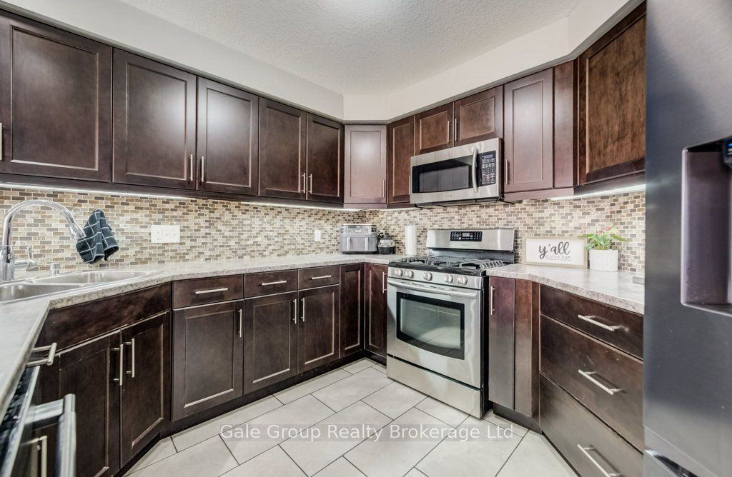 468 Champlain Avenue Property Photo 14