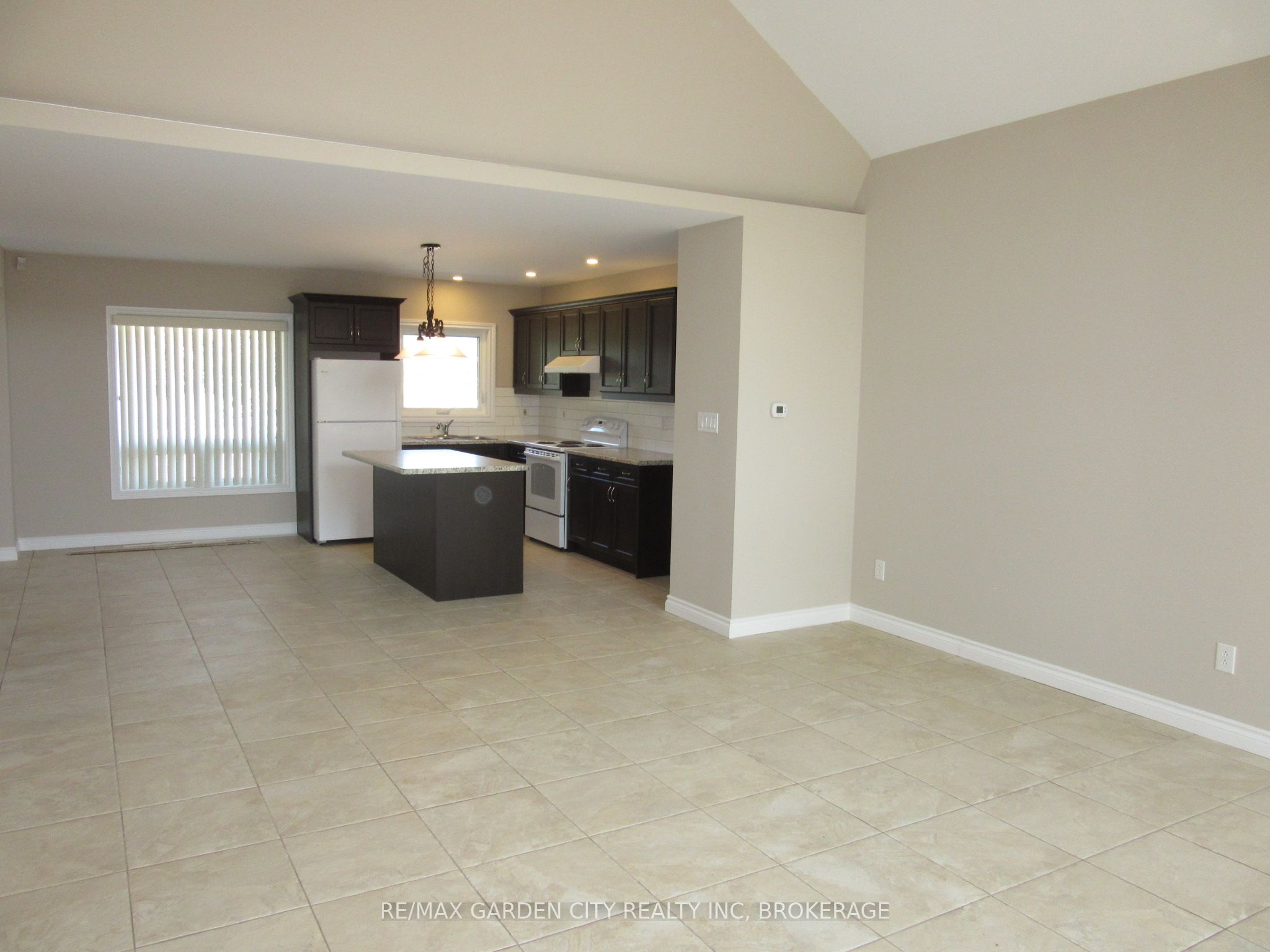 11981 Morris Road Property Photo 8