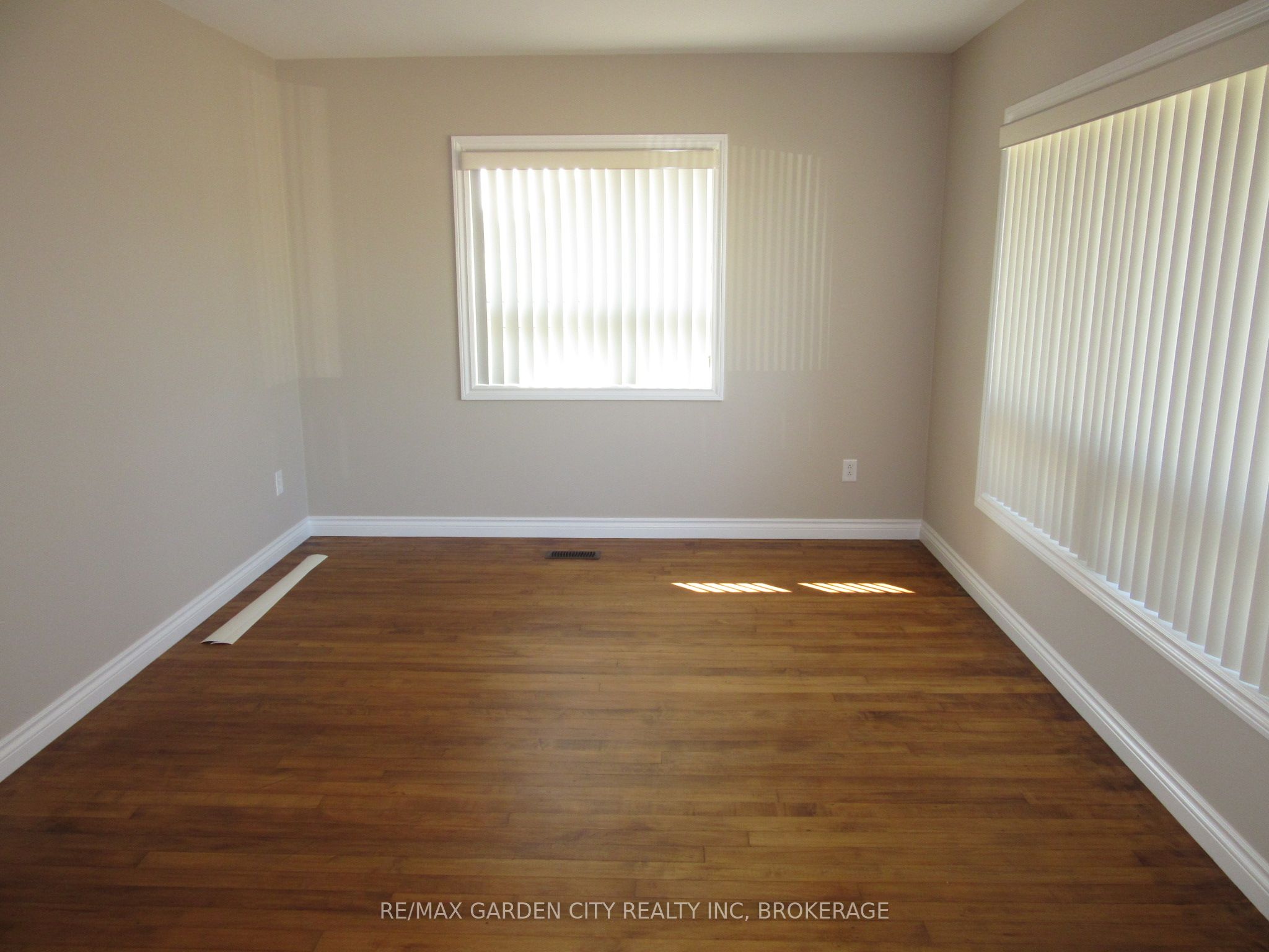 11981 Morris Road Property Photo 9