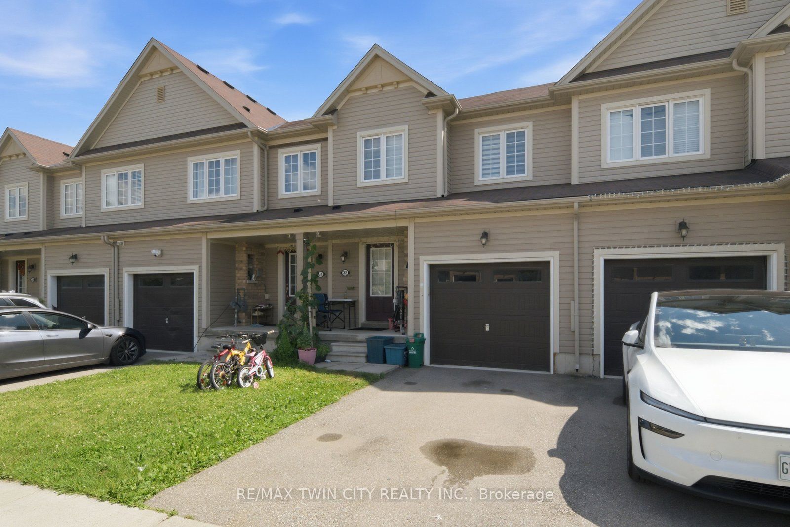 32 Cole Crescent Property Photo 2