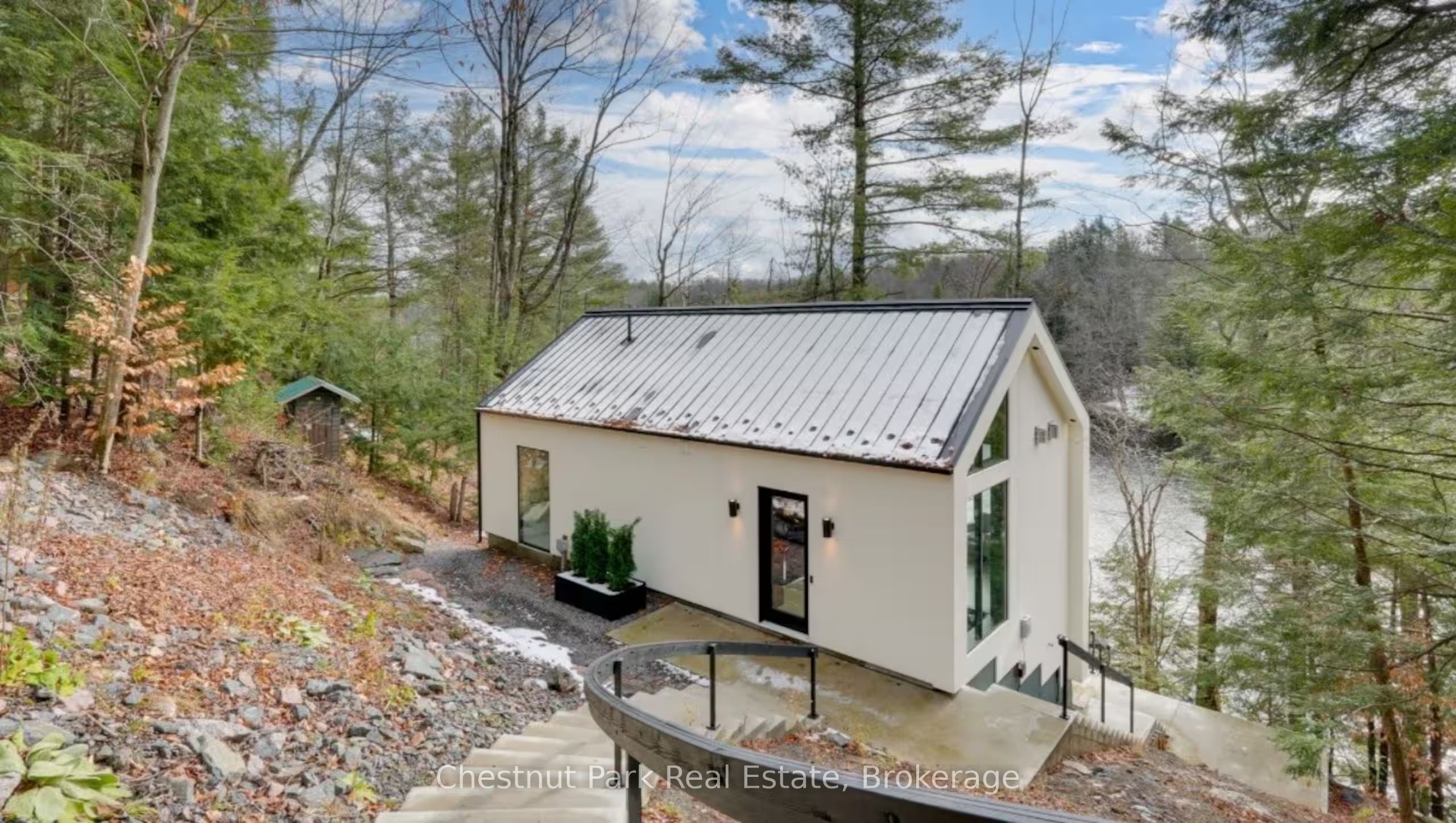1036 Carlson Place Property Photo 6