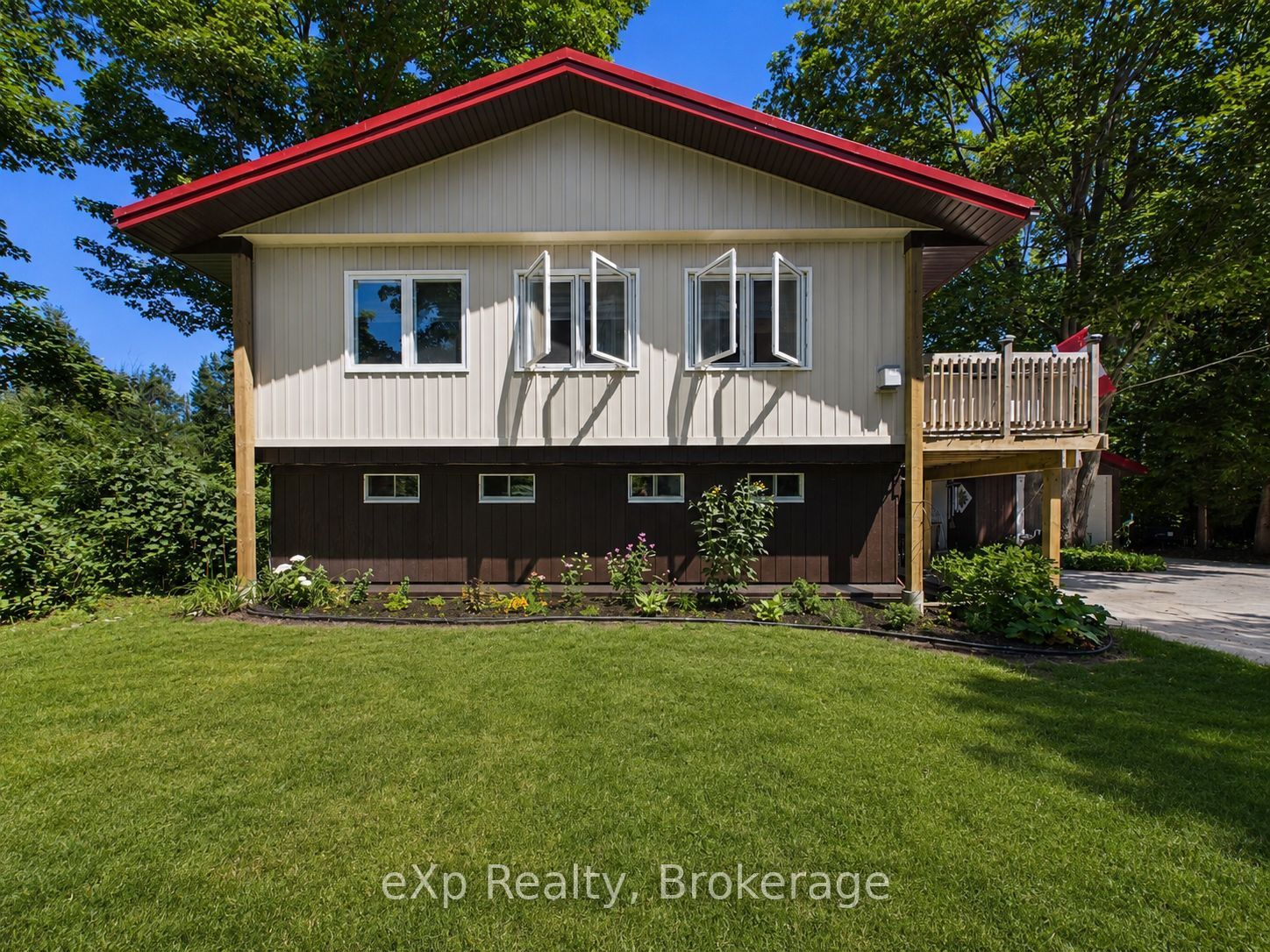 330 Tyendinaga Drive Property Photo 3