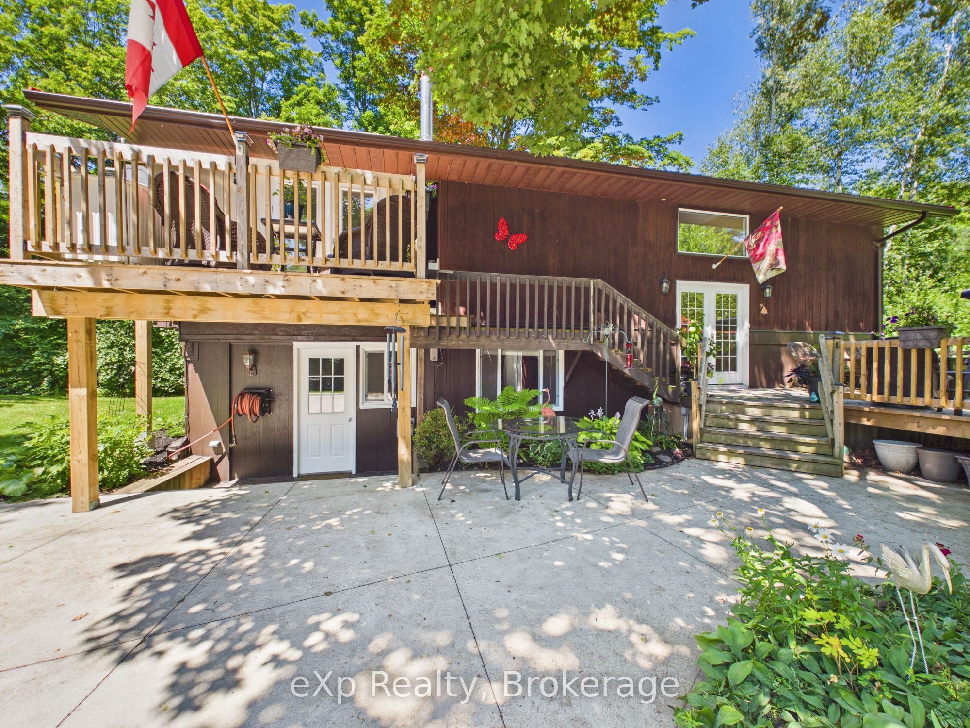 330 Tyendinaga Drive Property Photo 5