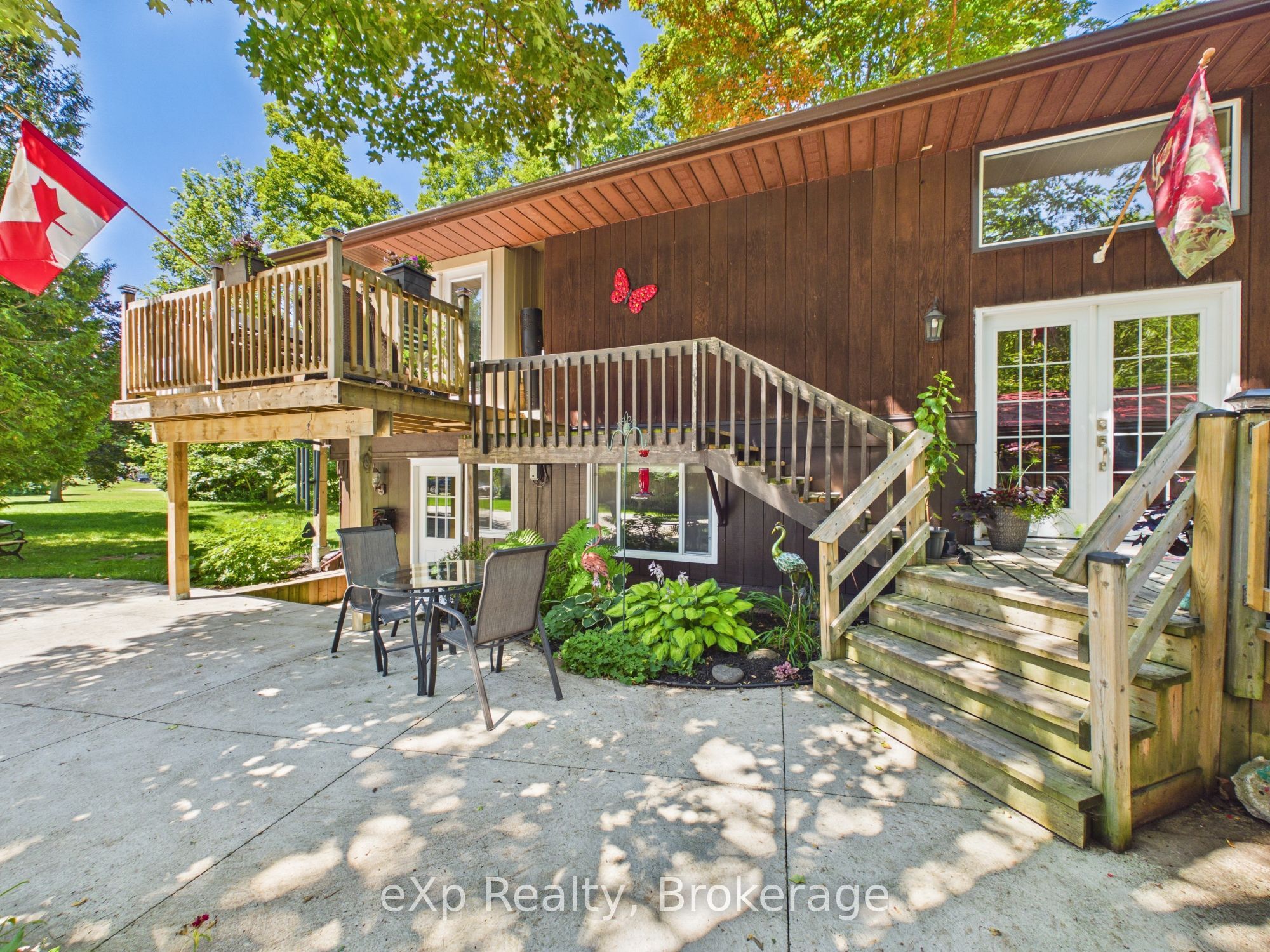 330 Tyendinaga Drive Property Photo 6