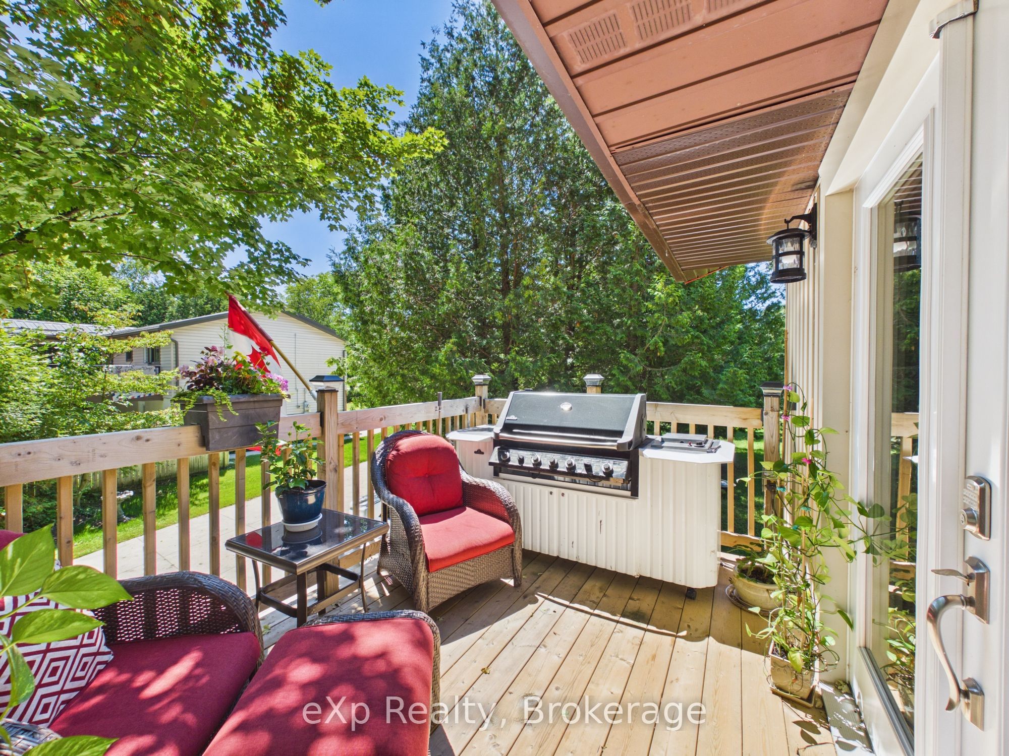 330 Tyendinaga Drive Property Photo 10