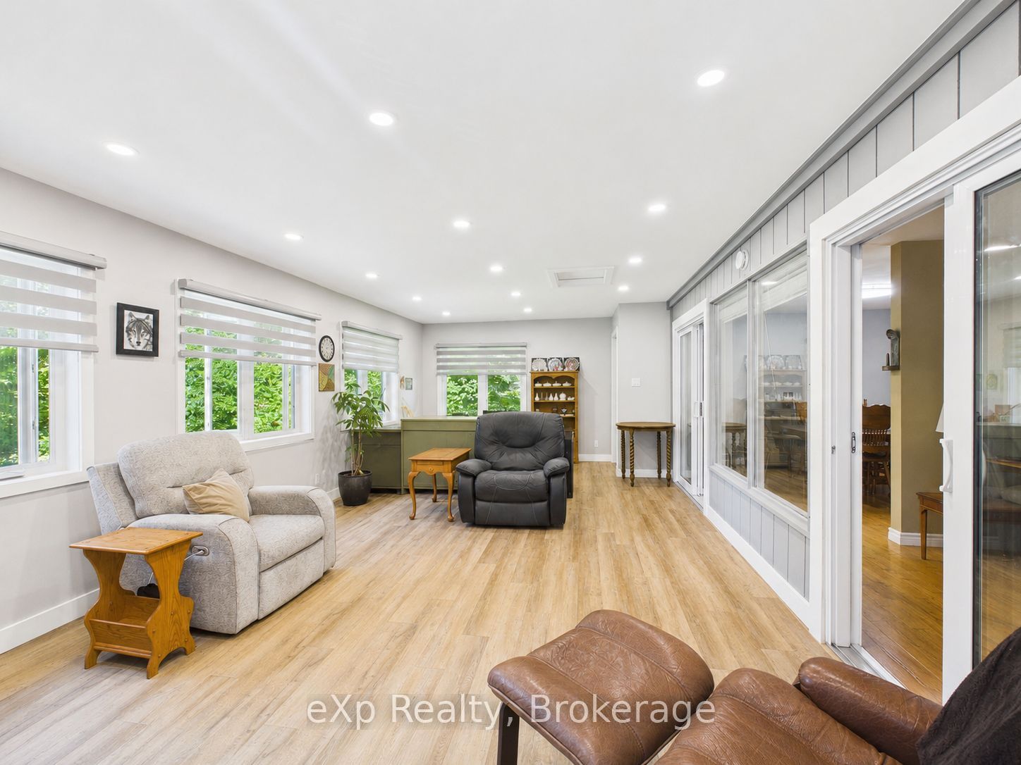 330 Tyendinaga Drive Property Photo 12