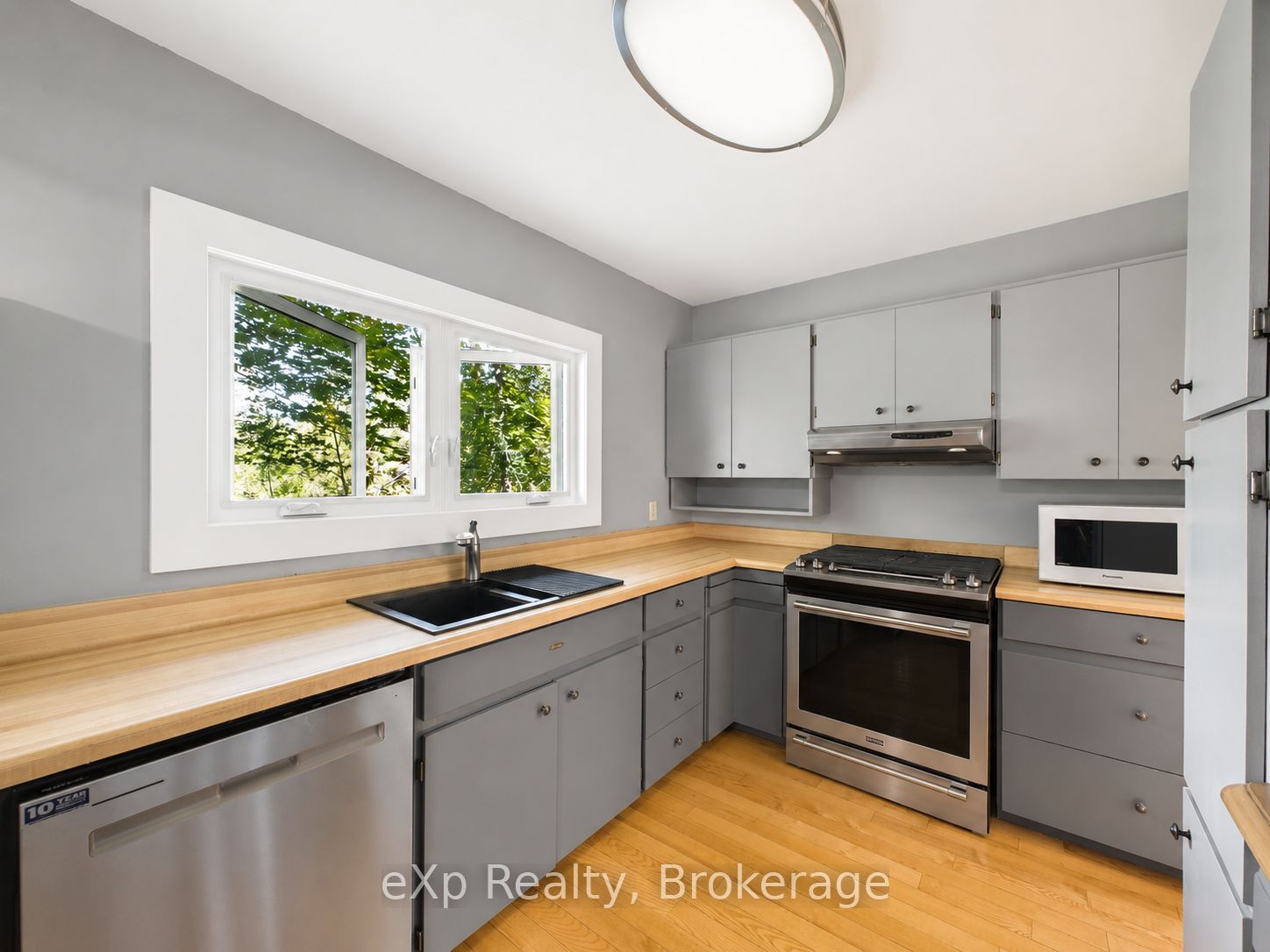 330 Tyendinaga Drive Property Photo 18